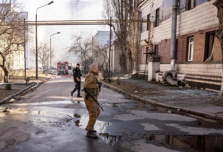 Guerra in Ucraina, il martirio di Mariupol: intrappolati oltre 100mila civili