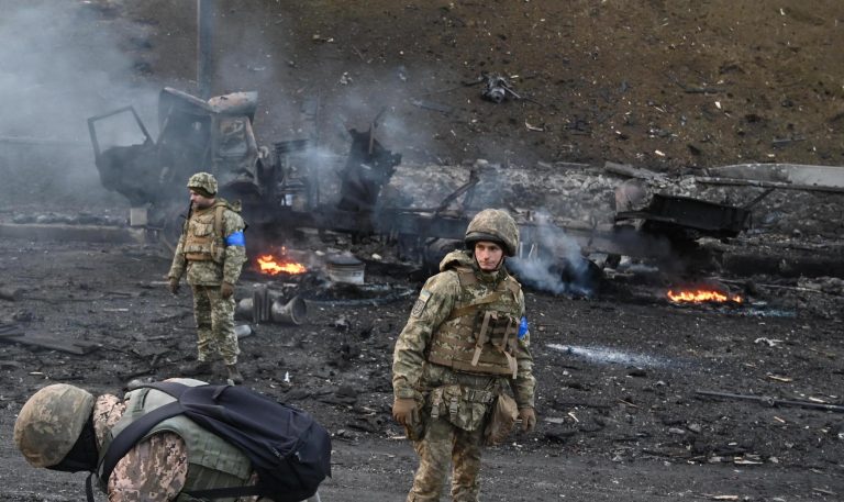 Guerra in Ucraina, il governo di Kiev spende almeno 10 miliardi di dollari al mese per resistere all’invasione russa