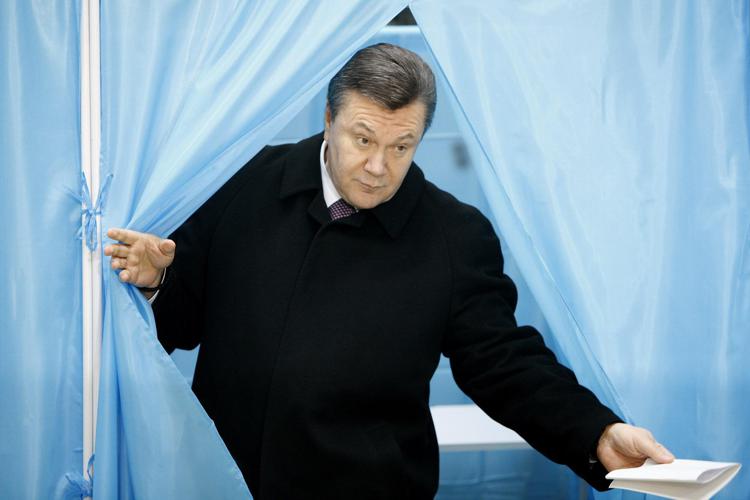 Guerra in Ucraina, Mosca vuole mettere l’ex presidente filorusso Yanukovych al posto di Zelensky