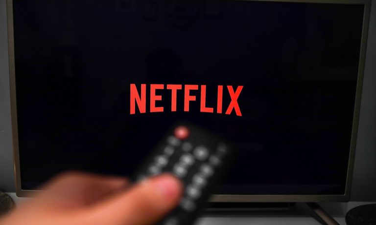 Il gigante dello streaming Netflix ha perso più di un terzo del suo valore in borsa, circa 54 miliardi di dollari,