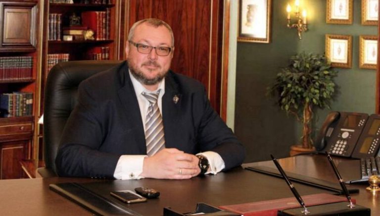 Giallo all’ombra del Cremlino: trovato morto Vladislav Avayex, ex vice presidente di Gazprombank