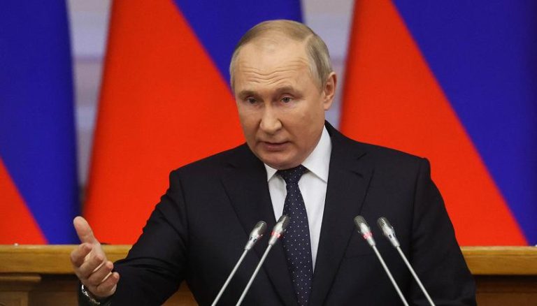 Nuove minacce di Putin alla Nato: “Se qualcuno dall’esterno intende interferire negli eventi e porre una minaccia alla Russia la nostra risposta sarà fulminea”