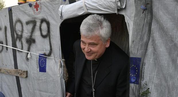 Guerra in Ucraina, la disperazione dell’elemosiniere del Papa a Kiev: “Ancora tanti morti senza un nome”