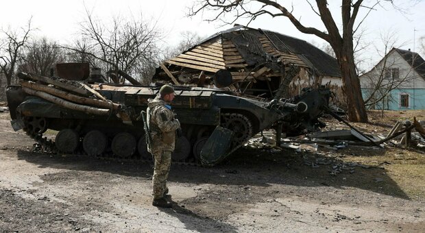 Guerra in Ucraina, nuove atrocità a Irpin: i carri armati russi schiacciano i civili