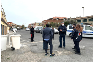 Accoltellamento di via Milano, migliorano le condizioni della donna