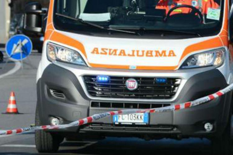 Guidonia (Roma), incidente tra due auto: grave un bimbo di tre anni