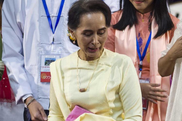 Myanmar: Aung San Suu Kyi è stata condannata a cinque anni di carcere per corruzione