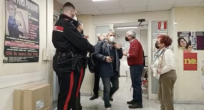 Roma, rinvenuta dai carabinieri una pistola all’interno della sede nazionale del sindacato Usb