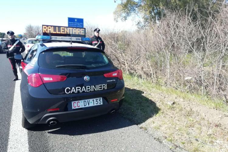 Piemonte, scontro frontale tra un’auto e un camion nel novarese: due morti e altri feriti