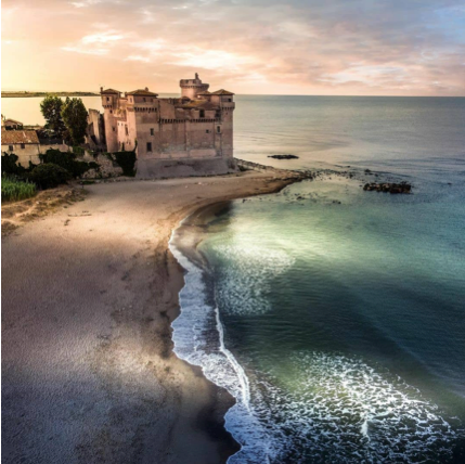 “Sotto il cielo del Castello di Santa Severa”