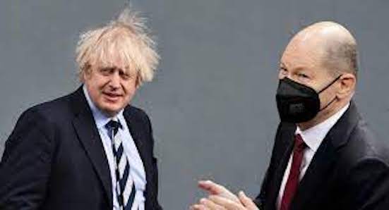 Guerra in Ucraina, oggi vertice tra Boris Johnson e Olaf Scholz per la riduzione della dipendenza del gas russo