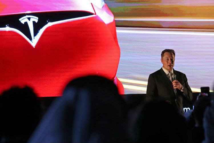 Elon Musk ha venduto circa 4,4 milioni di azioni Tesla per circa 4 miliardi di dollari