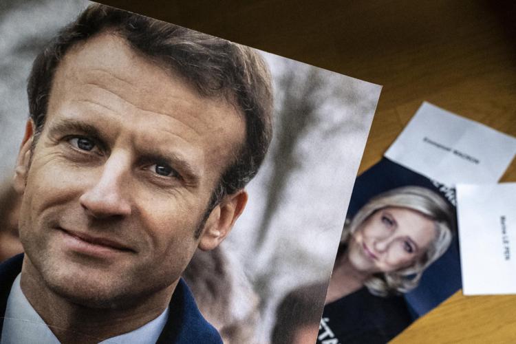 Francia, il presidente Macron sarebbe in vantaggio di dieci punti su Marine Le Pen