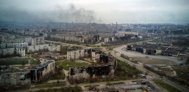 Guerra in Ucraina, per Mosca ci sarà una tregua solo con la resa dell’acciaieria Azovstal