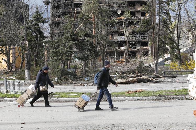 Guerra in Ucraina, secondo il sindaco di Mariupol i russi hanno uccisi nella città 20mila civili