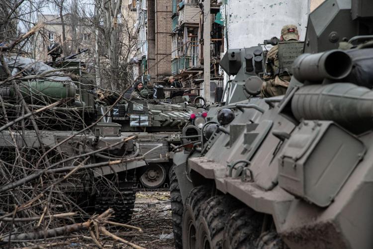 Guerra in Ucraina, La situazione nell’acciaieria Azovstal di Mariupol è “vicina alla catastrofe”