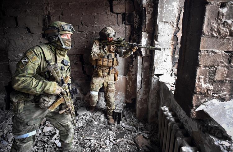 Guerra in Ucraina, secondo il leader ceceno Kadyrov a Mariupol si sono arresi mille soldati di Kiev