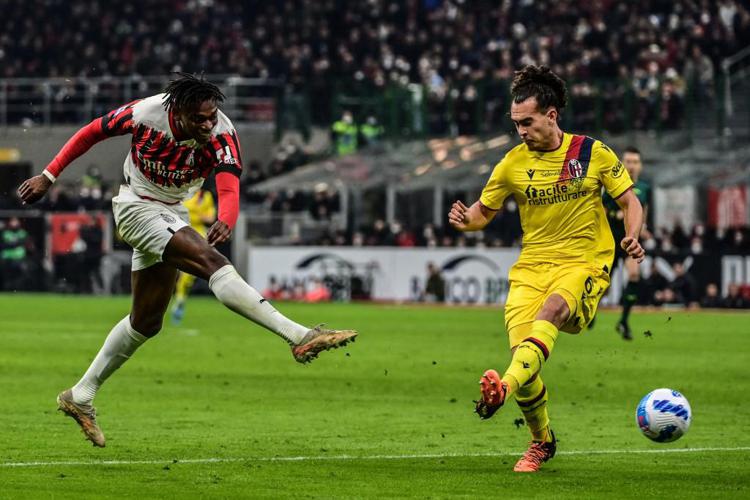 Calcio, il Milan pareggia con Bologna. Il Napoli è a un punto dalla vetta