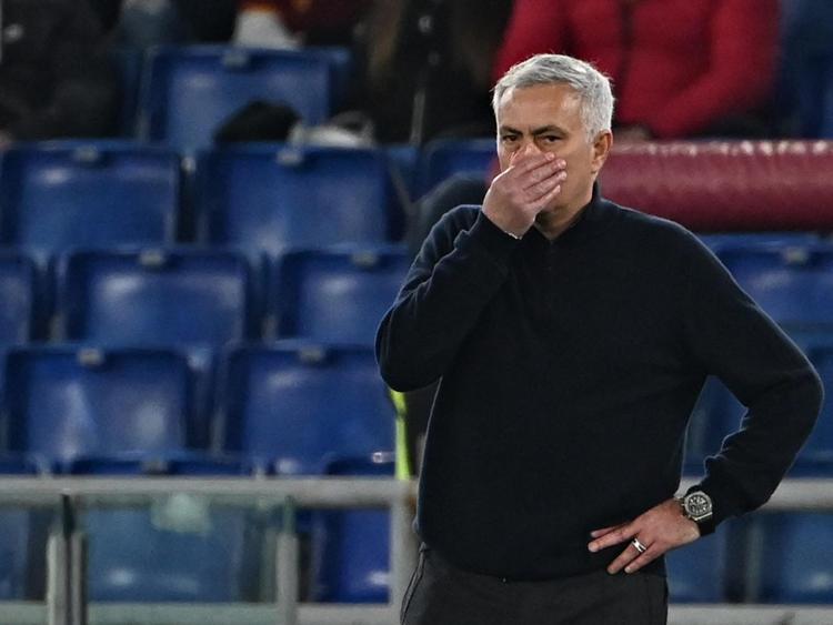 Calcio, il futuro incerto di Josè Mourinho sulla panchina giallorossa