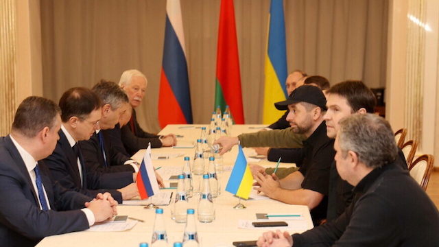 Guerra in Ucraina, i negoziatori di Kiev “Ci vuole coraggio per incontrarsi ai colloqui”