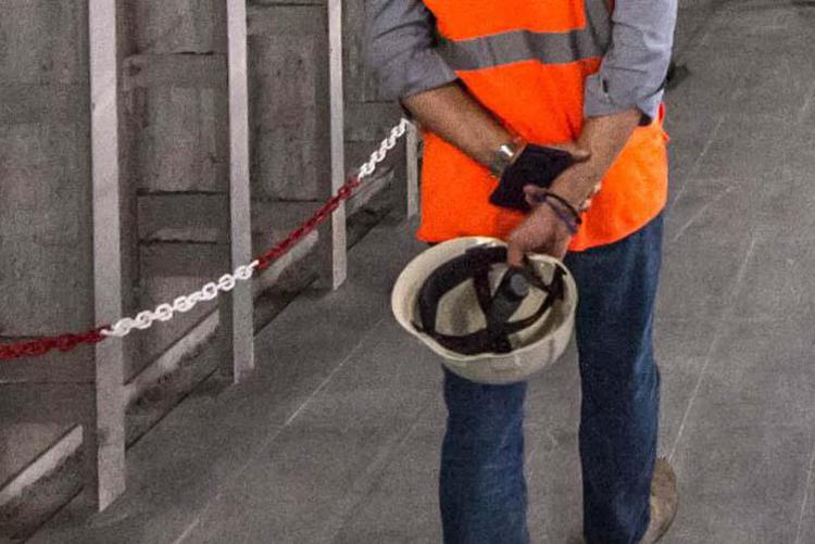 Tragedia sulla A14: un camion travolge e uccide un operaio nel tratto Bologna-Taranto