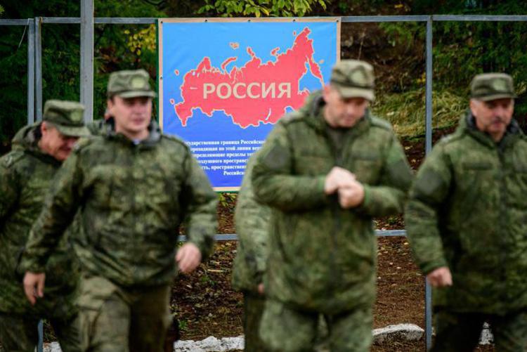 Guerra in Ucraina, la Russia denuncia un “bombardamento” contro un checkpoint in una località del distretto di Rylsky, nella regione di Kursk