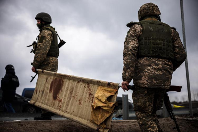 Guerra in Ucraina, le perdite russe: 19.600 soldati, 157 aerei, 732 tank, 140 elicotteri e 124 droni