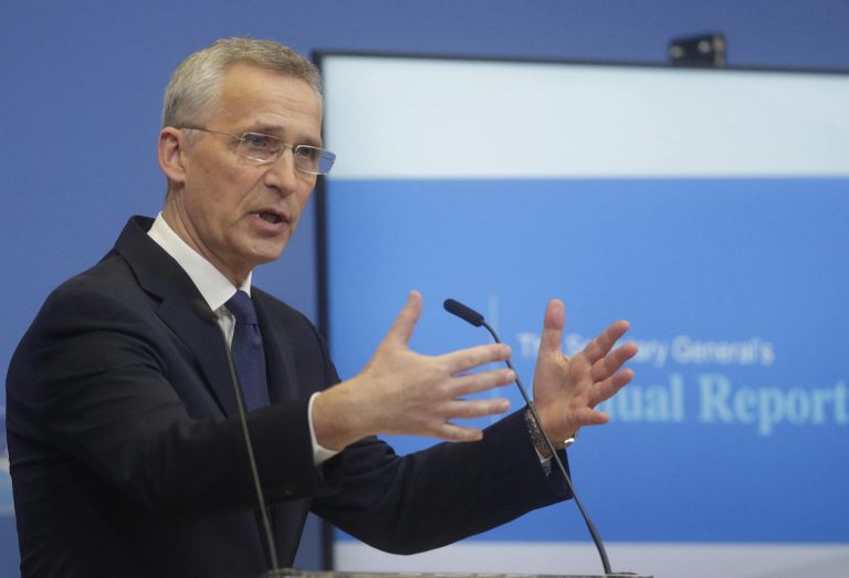 Guerra in Ucraina, per Stoltenberg (Nato): “Le armi sono la via per la pace”