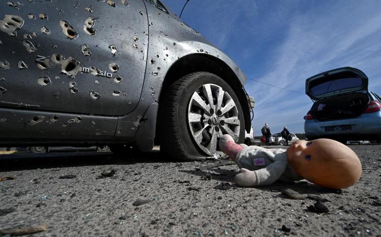 Guerra in Ucraina, sono 219 i bambini uccisi dalle bombe dei russi