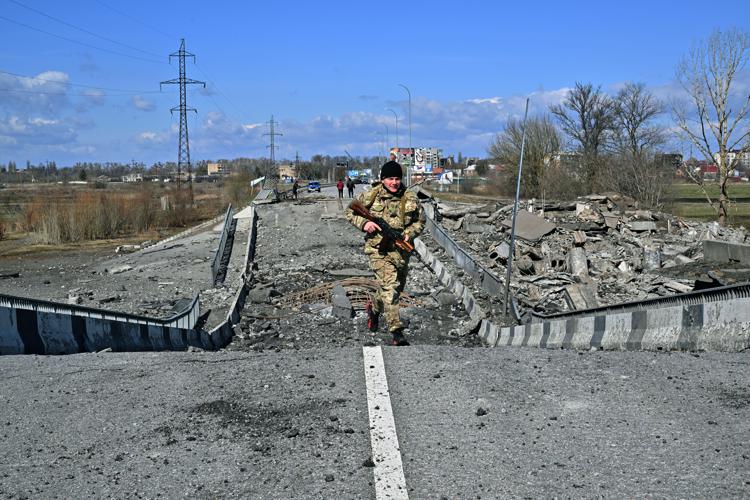 Guerra in Ucraina, orrore Konotop: trovati almeno tre cadaveri con segni evidenti di torture