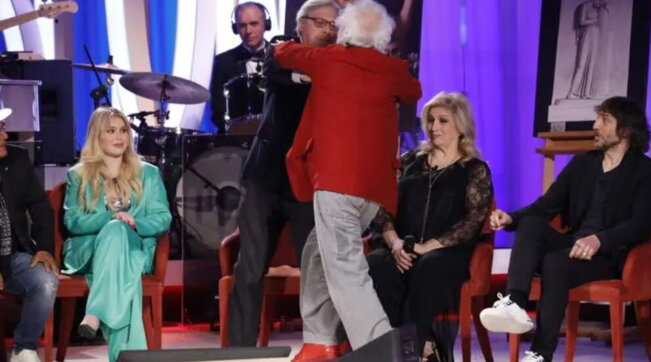 Tv: al Maurizio Costanza Show rissa tra Giampiero Mughini e Vittorio Sgarbi