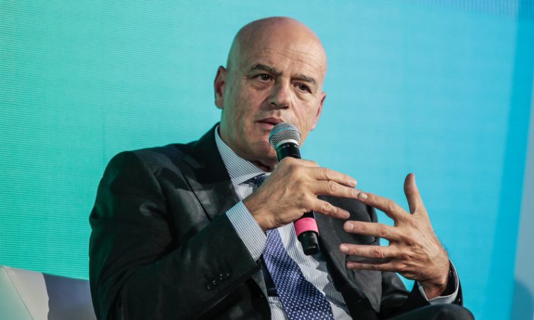 Emergenza energetica, parla Scalzi (Eni): “Senza le infrastrutture, ossia rigassificatori e stoccaggi più ampi, l’inverno più difficile sarà quello del 2023-24”