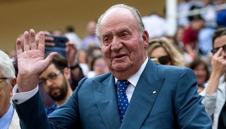 L’ex re di Spagna, Juan Carlos, tornerà oggi nel suo Paese dopo quasi due anni di esilio
