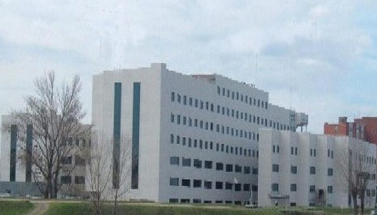 Empoli, Infermiere spiate in doccia, la sindaca invoca “pene esemplari”