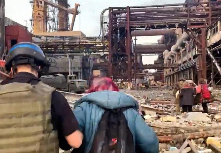 Accordo raggiunto tra Russia e Ucraina per l’evacuazione dei soldati feriti dall’acciaieria Azovstal