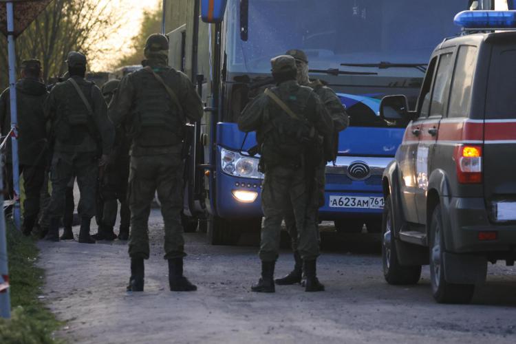 Guerra in Ucraina, all’acciaieria Azovstal sono stati evacuati 260 soldati di cui 53 feriti