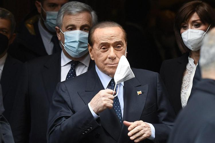 Milano, al processo “Ruby ter” Berlusconi appare come un imputato anziano e affetto da varie patologie”