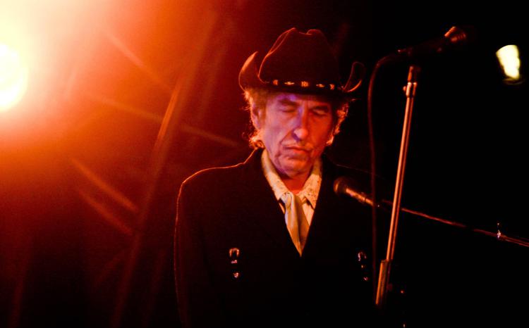 Musica, il testo scritto a mano da Bob Dylan della canzone “All along the watchtower” è stato venduto per oltre 60mila dollarti