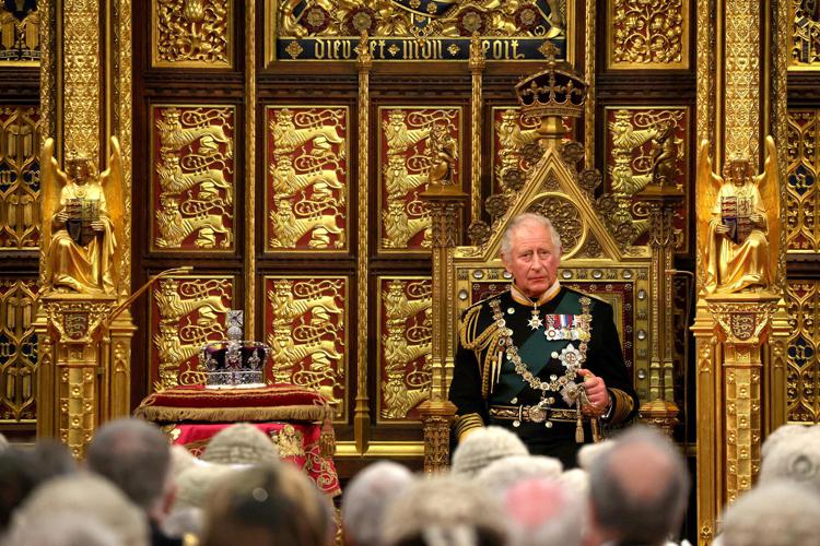 Al “Queen’s Speech” la prima volta del principe Carlo al posto della madre