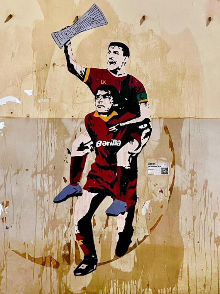 Roma, a Testaccio la nuova opera di street art di Laika per la vittoria della Conference League