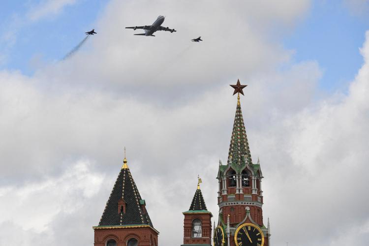 Mosca, prove della parata militare del 9 maggio con “l’Air Force One” di Putin
