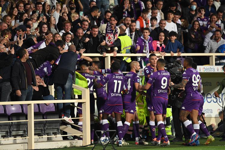 Calcio, la Fiorentina batte la Roma 2-0