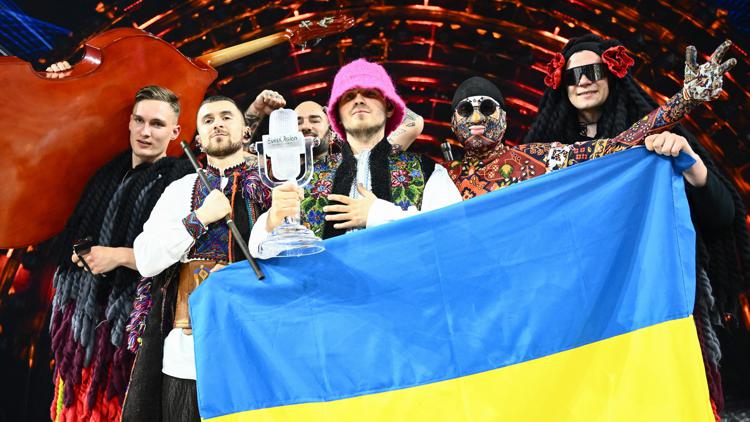 L’Ucraina vince l’Eurovision 2022 con la Kalush Orchestra e la sua “Stefania”
