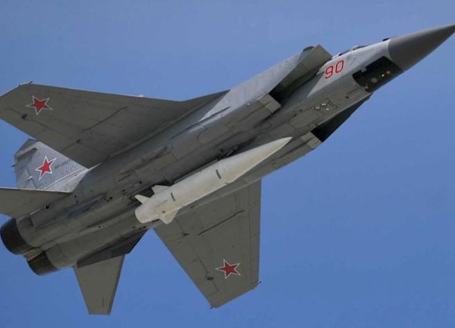 Guerra in Ucraina, i russi usano diffusamente il missile ipersonico “Kinzhal”