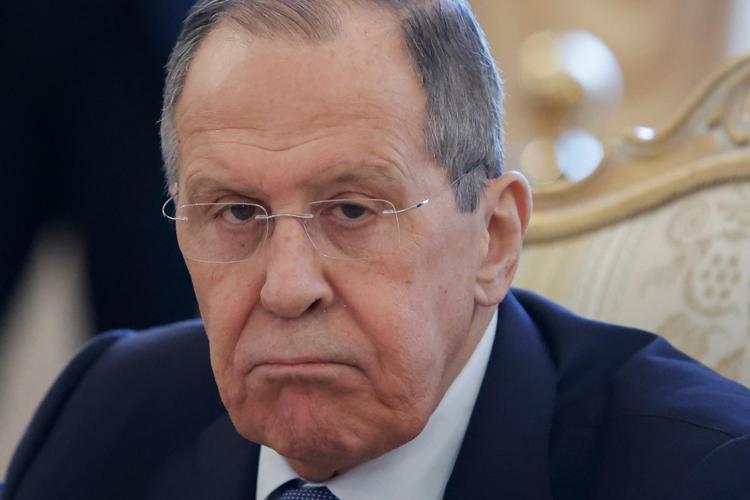 Russia, le deliranti parole del ministro Sergei Lavrov: “Ue e la Nato sono come Hitler…”