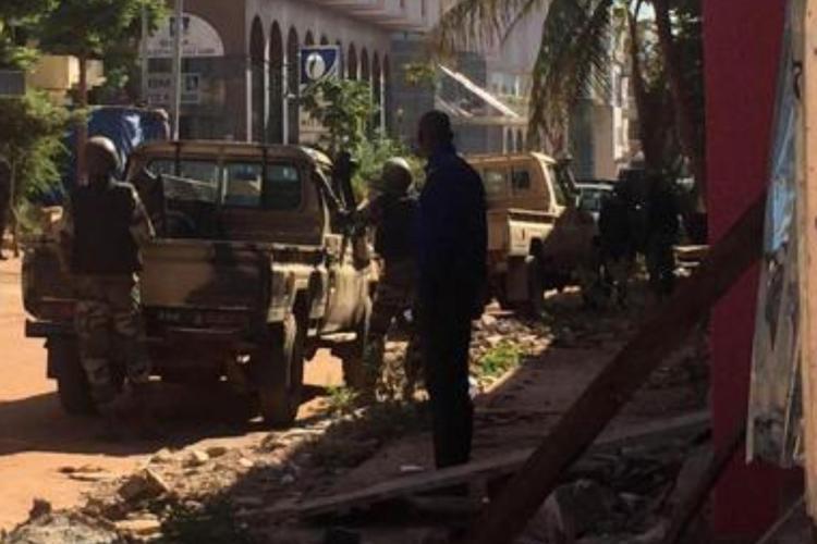 Mali: Una coppia italiana, un togolese e il loro bambino, sono stati rapiti a Sincina da quattro terroristi armati