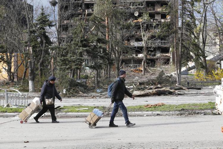 Guerra in Ucraina, il sindaco di Mariupol: “La città è sull’orlo di una catastrofe epidemiologica”