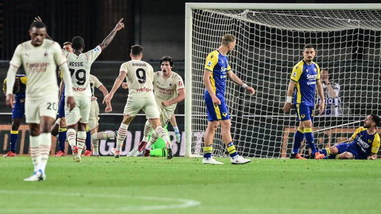 Calcio: il Milan vince 3-1 sul Verone e torna primo in classifica