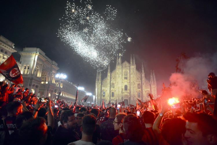 Calcio, la festa dello scudetto del Milan è durata tutta la notte