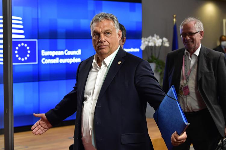 Unione europea, l’ungherese Orban è contro l’embargo del petrolio russo